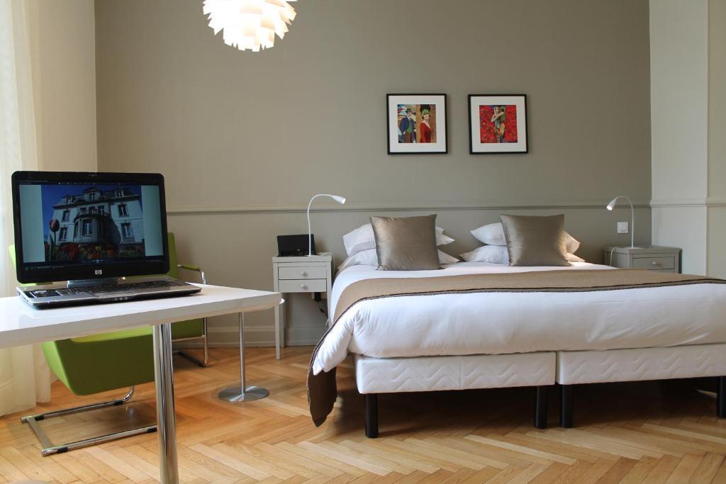 Doppel- oder Zweibettzimmer